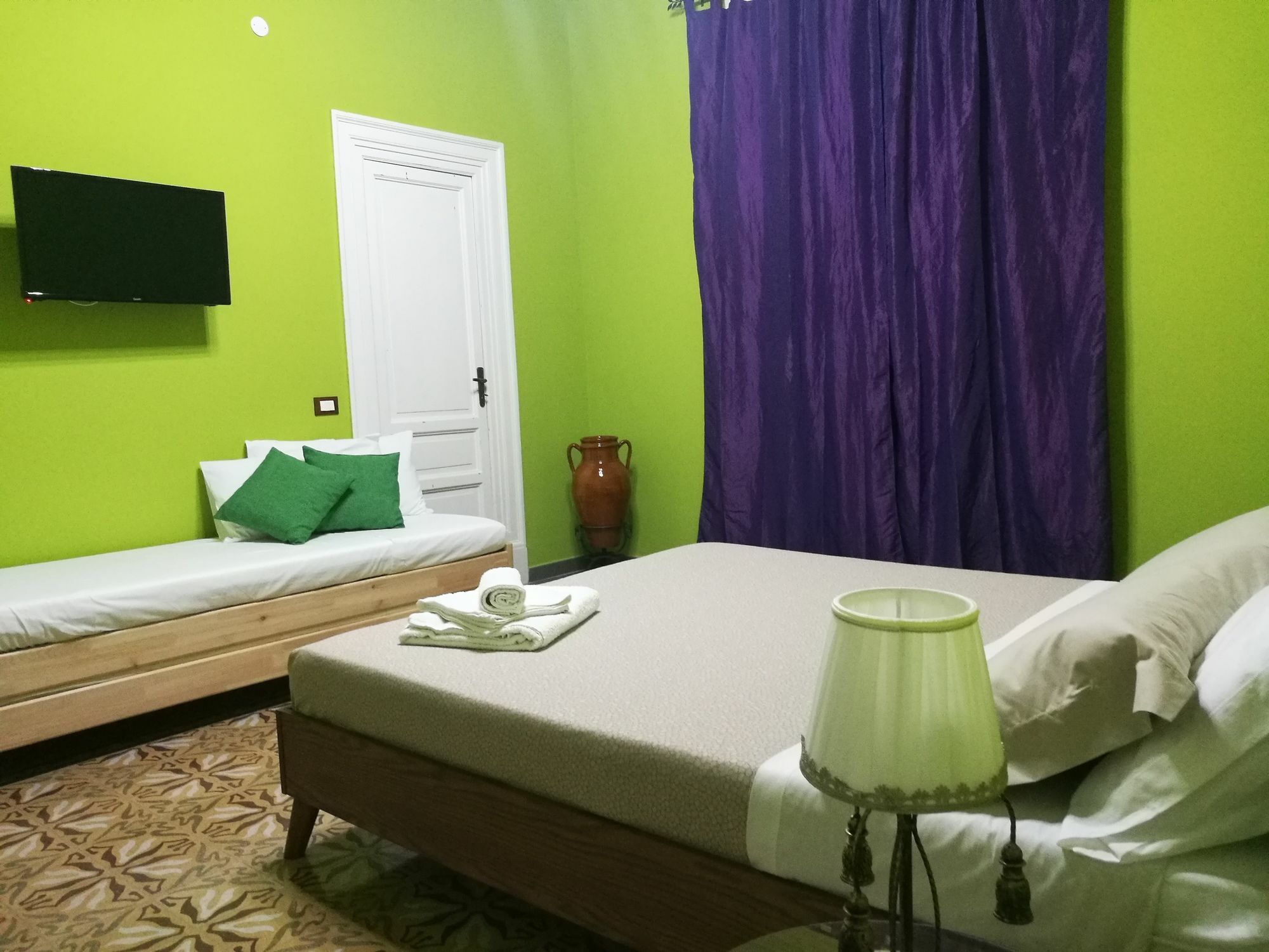 Volturno 106 Bed & Breakfast Палермо Екстериор снимка